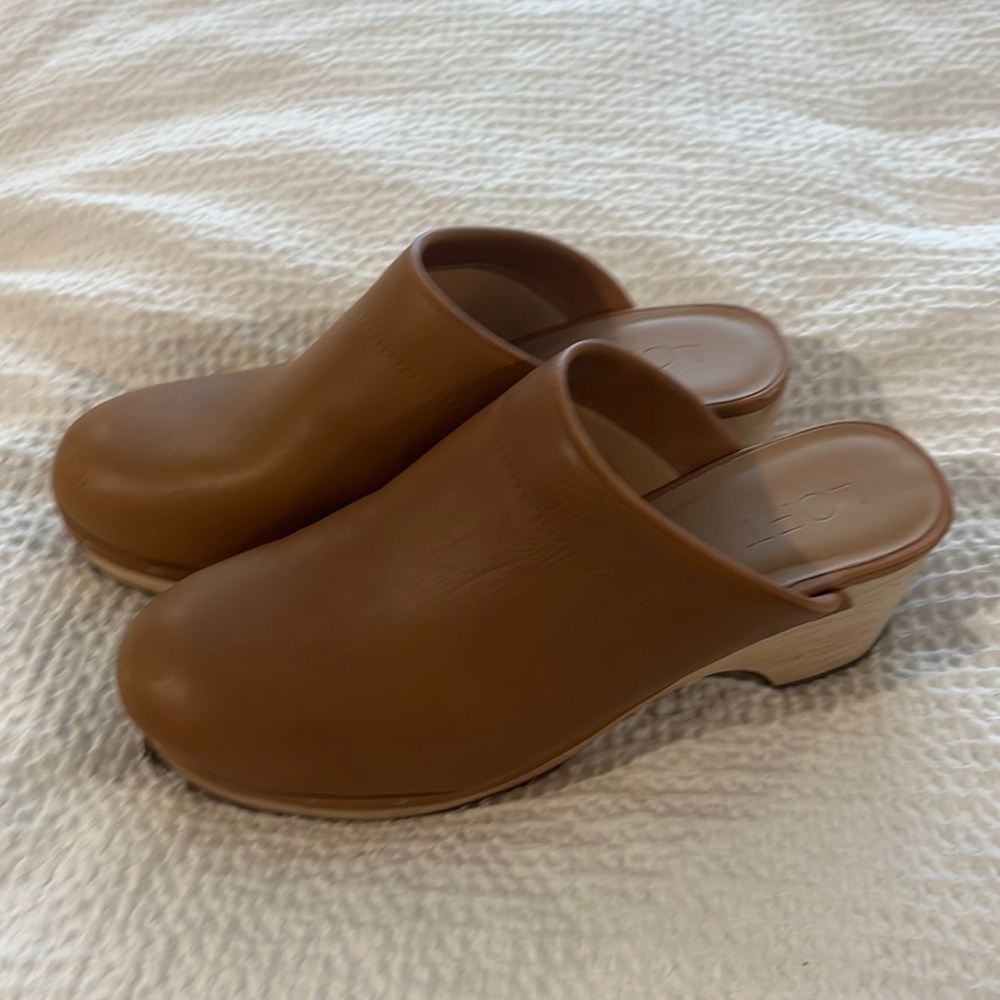 LOFT camel colored clog size 9 like new